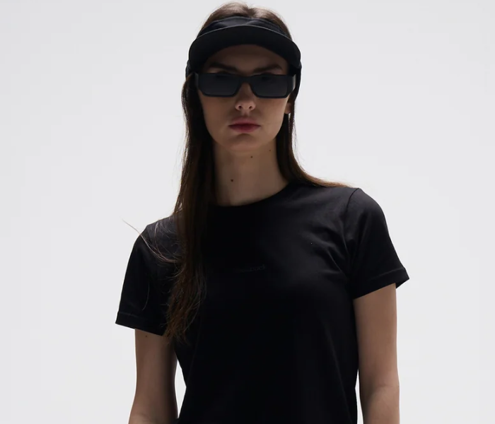 Cool, Cropped, and Confident: Why Snapback Crop Tops Are Summer Staples